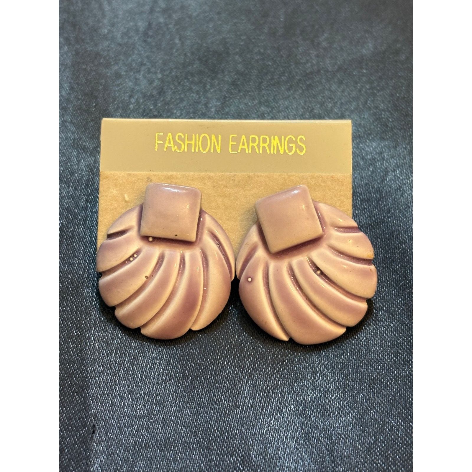 Other Vintage old stock 1980s Mauve Shell Statement Earrings Size ONE SIZE - 1 Thumbnail