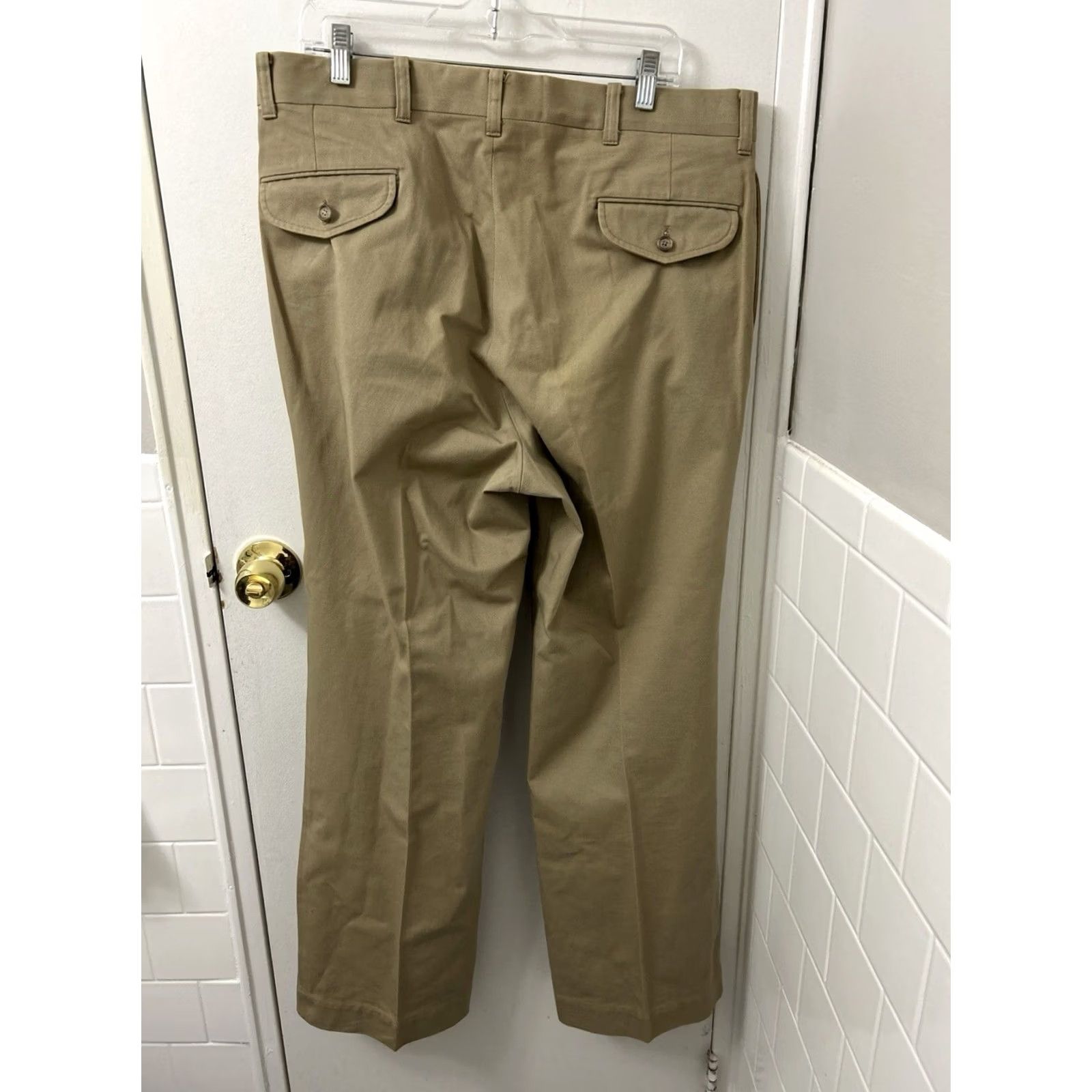 Vintage VINTAGE LL Bean Pants Mens 36x31 Khaki Chino Pleated Straight Leg Wool? No, Cotton Beige Tan 5-Pocket Zipper Button Classic Slim? (Please ignore) Size US 36 / EU 52 - 7 Thumbnail