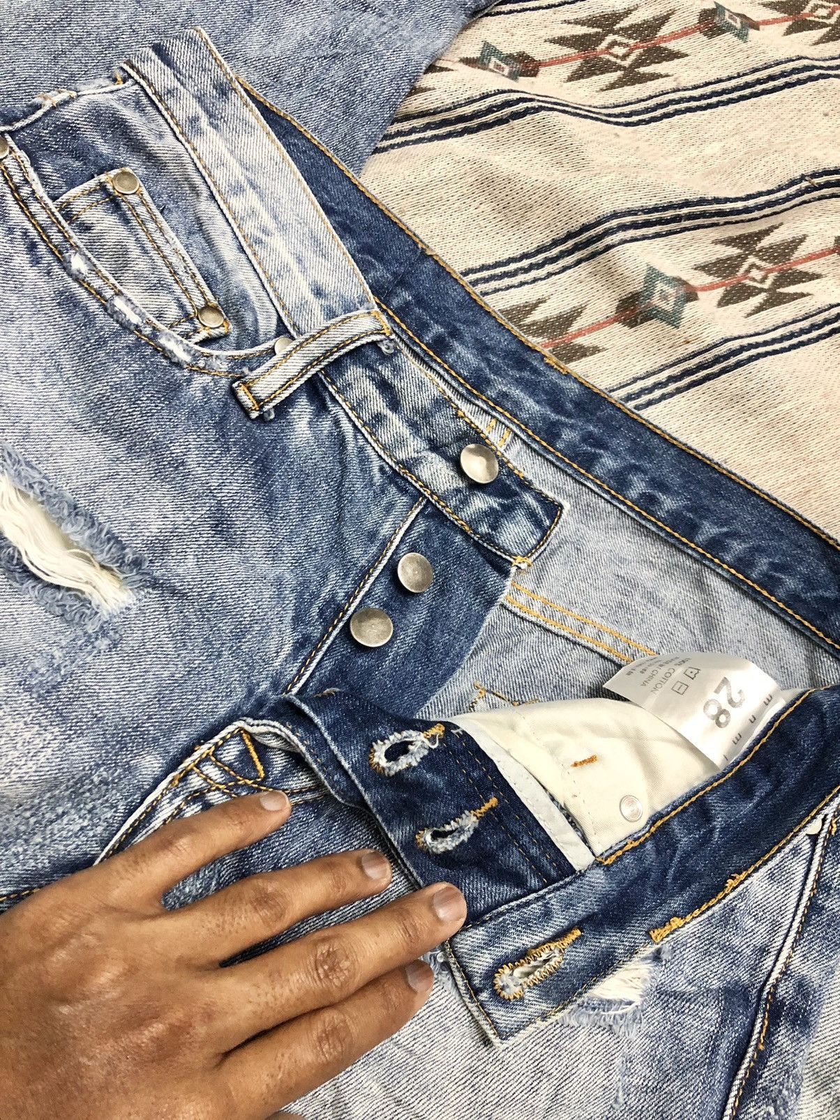 MNML SKINNY MNML DISTRESSED DENIM Size US 29 - 8 Thumbnail