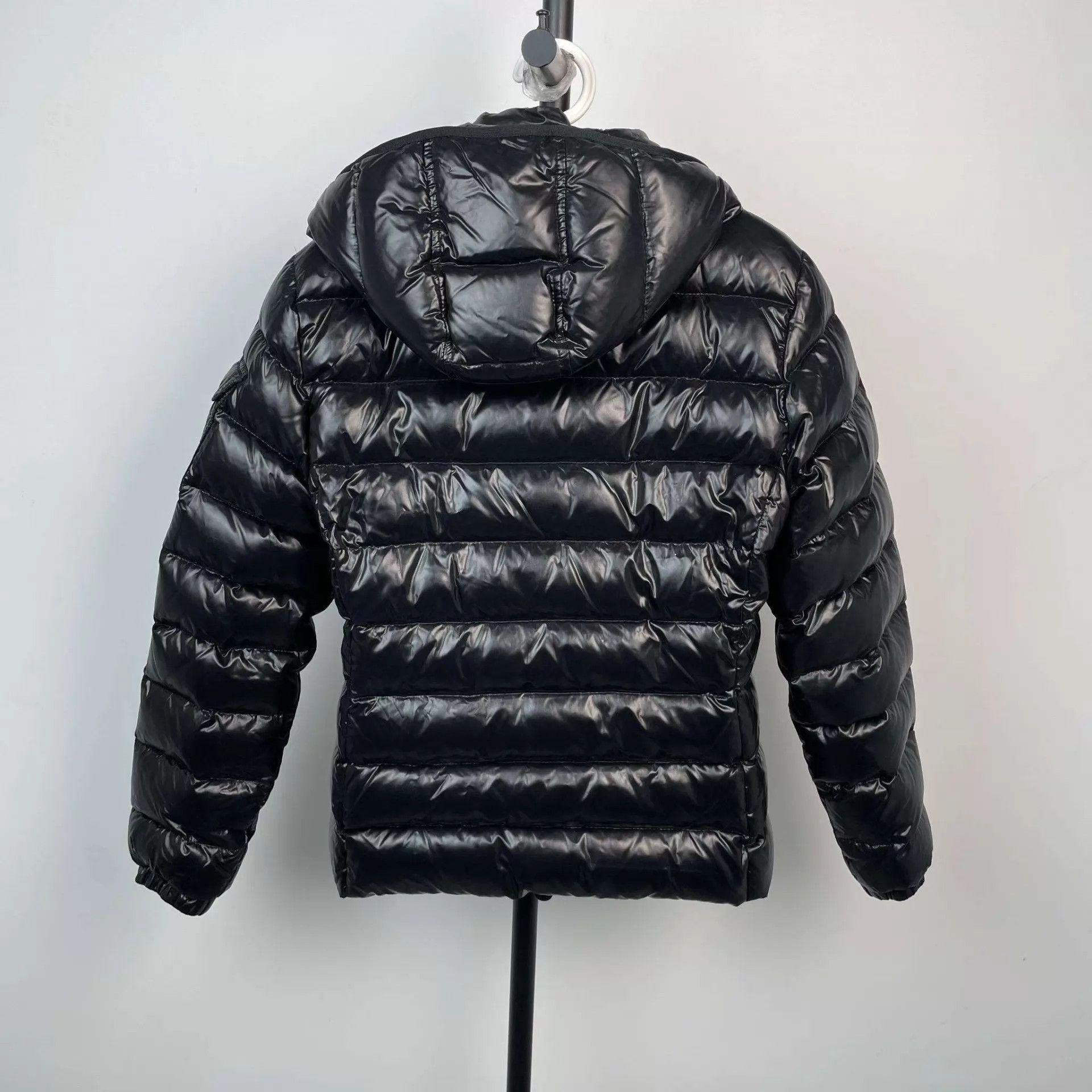 Moncler Moncler short down jacket 1 missing logo Size US S / EU 44-46 / 1 - 2 Thumbnail