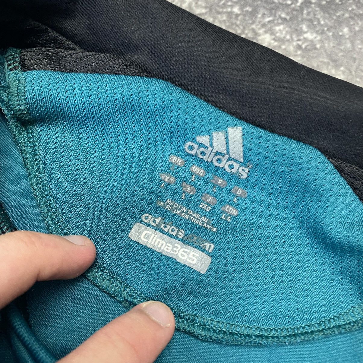 Adidas Vintage Adidas Liverpool Centre logo 2008 soccer jersey Size US L / EU 52-54 / 3 - 11 Thumbnail