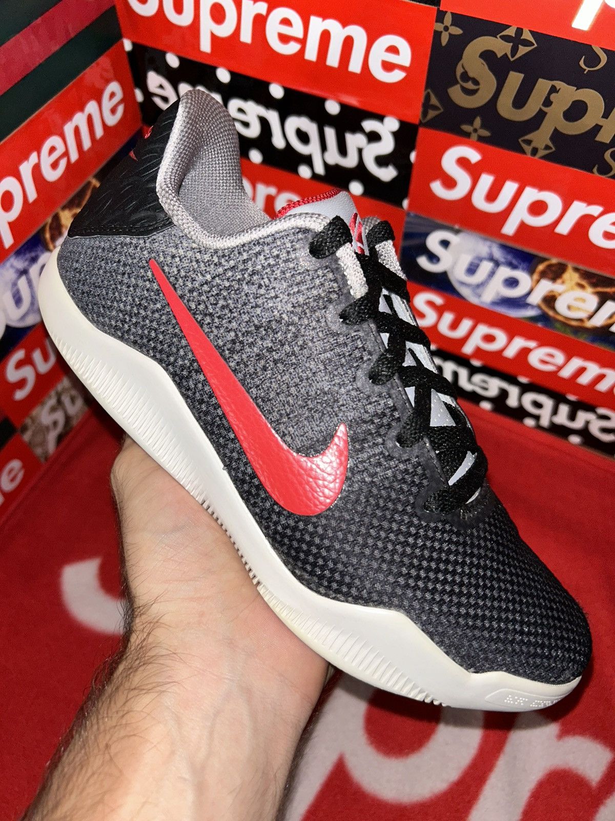 Nike Nike Kobe 11 Tinker Hatfield (GS) 822945-060 size 5y w/ box Size US 5 / EU 37 - 9 Thumbnail