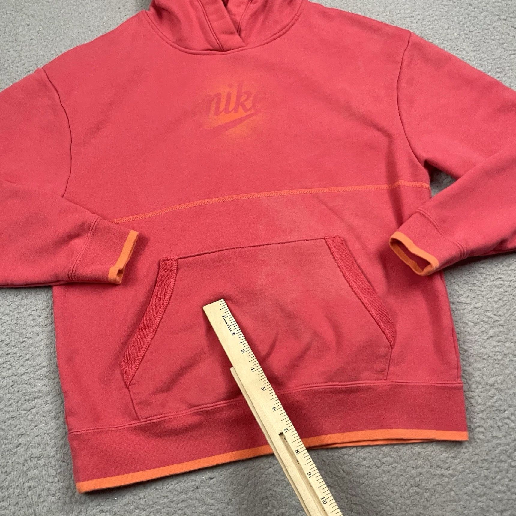 Nike VINTAGE Nike Sweatshirt Hoodie Mens S Pink Crew Neck Pullover Graphic Print Swoosh Essential Fade Red Workout All Seasons Size US S / EU 44-46 / 1 - 7 Thumbnail