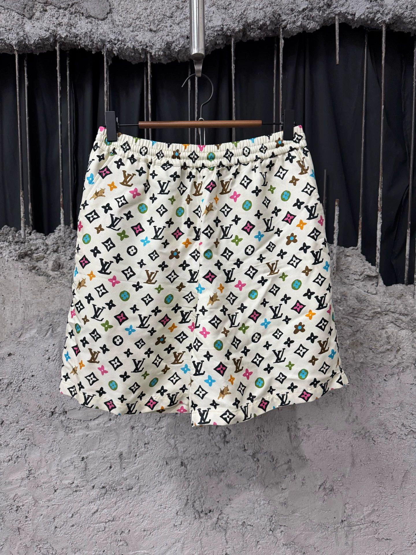Louis Vuitton Louis Vuitton x Pharrell Tyler Silk Shorts Size 44 Size US 28 / EU 44 - 1 Thumbnail