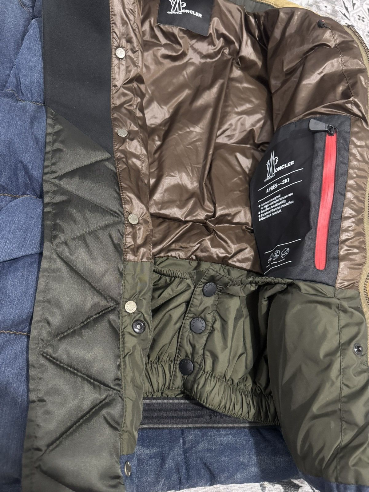 Moncler × Moncler Grenoble Moncler Grenoble Apres-Ski Puffer Corduroy Jacket Denim Blue Size US S / EU 44-46 / 1 - 20 Thumbnail