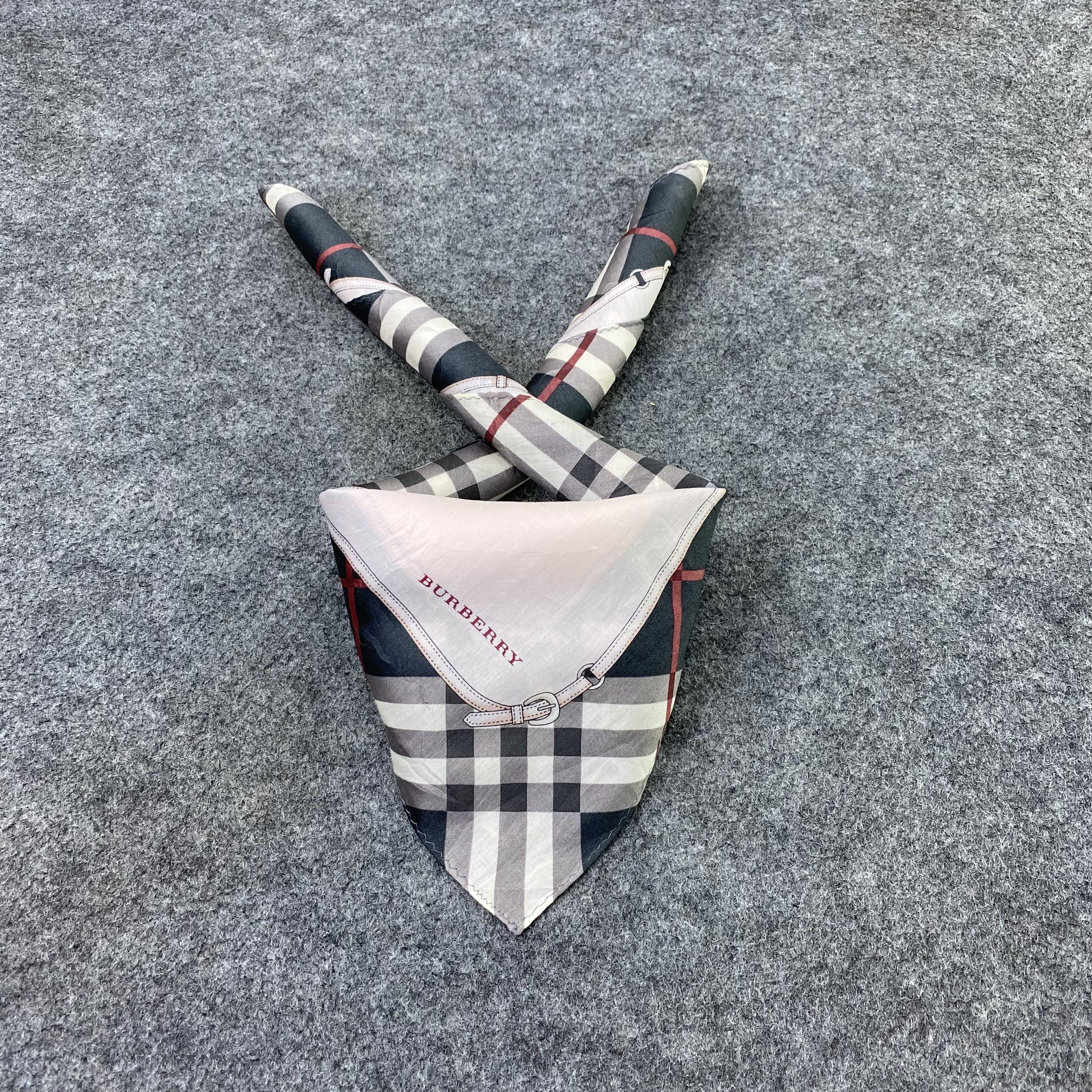 Burberry Burberry Handkerchief / Bandana / Neckerchief-B2292 Size ONE SIZE - 2 Thumbnail