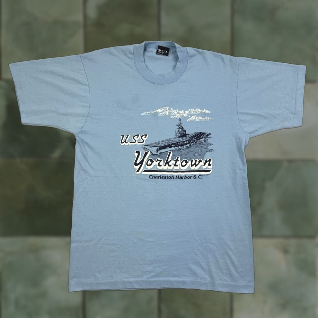 Vintage VINTAGE USS Yorktown T Shirt Adult Large Blue Charleston Harbor US Navy 90s USA Size US L / EU 52-54 / 3 - 1 Thumbnail