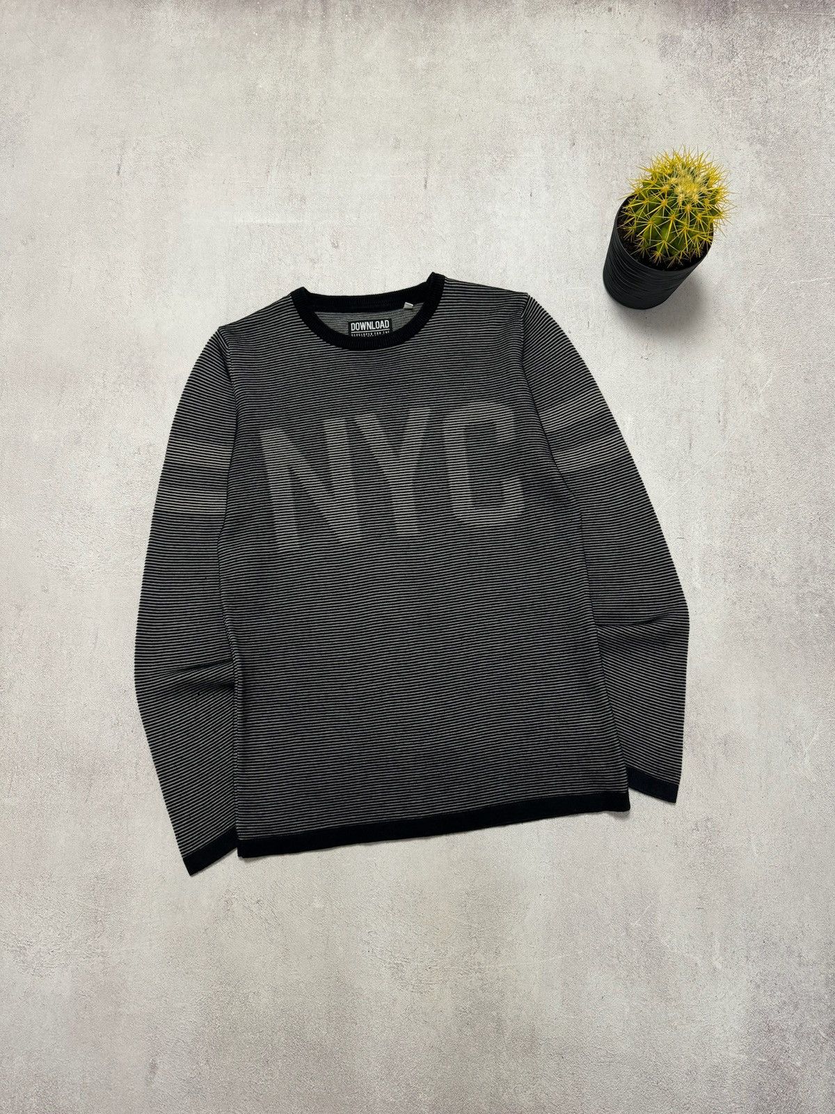 Vintage Vintage NYC New York Sweater Big Logo Avant-Garde Y2K 90s Size US S / EU 44-46 / 1 - 1 Thumbnail