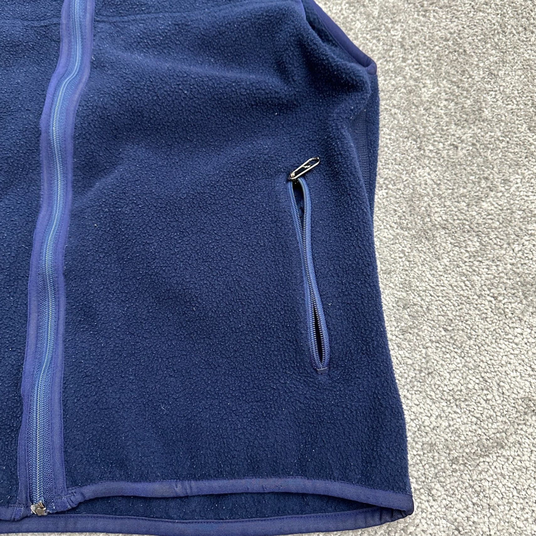 Vintage Unbranded Fleece Vest Jacket Mens Large Navy Blue Full Zip Pocket Outdoor Casual Size US L / EU 52-54 / 3 - 4 Thumbnail