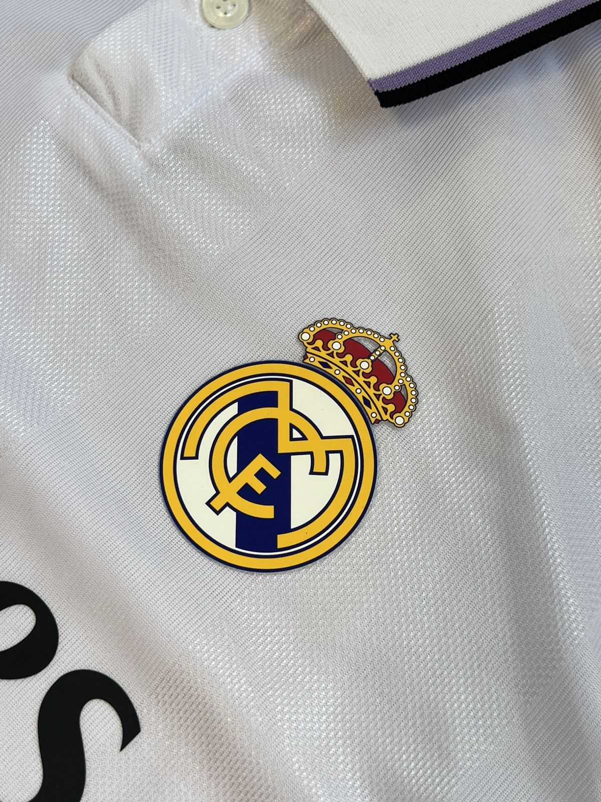 Other Real Madrid soccer jersey white Size US M / EU 48-50 / 2 - 5 Thumbnail