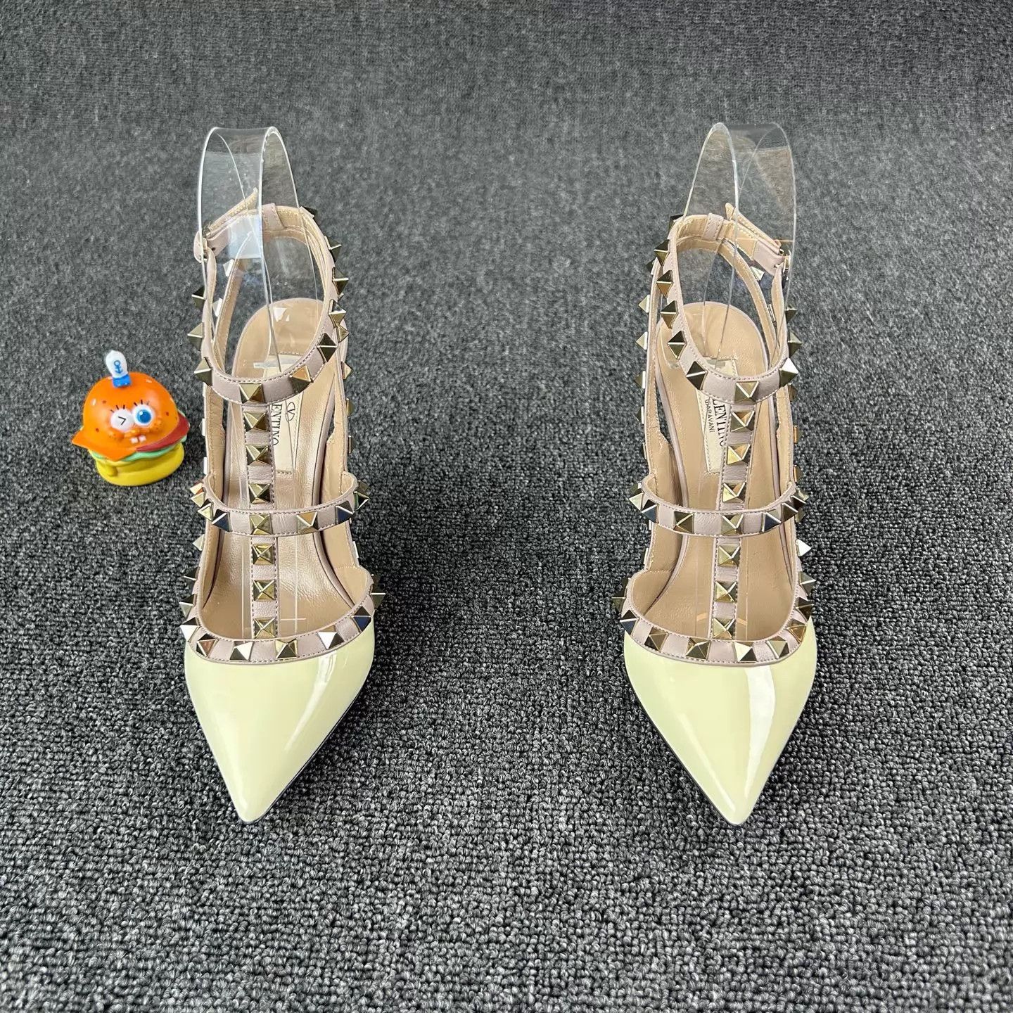 Valentino Valentino Rivet Pointed Toe Pumps EU 35.5 New Size US 5 / IT 35 - 2 Thumbnail