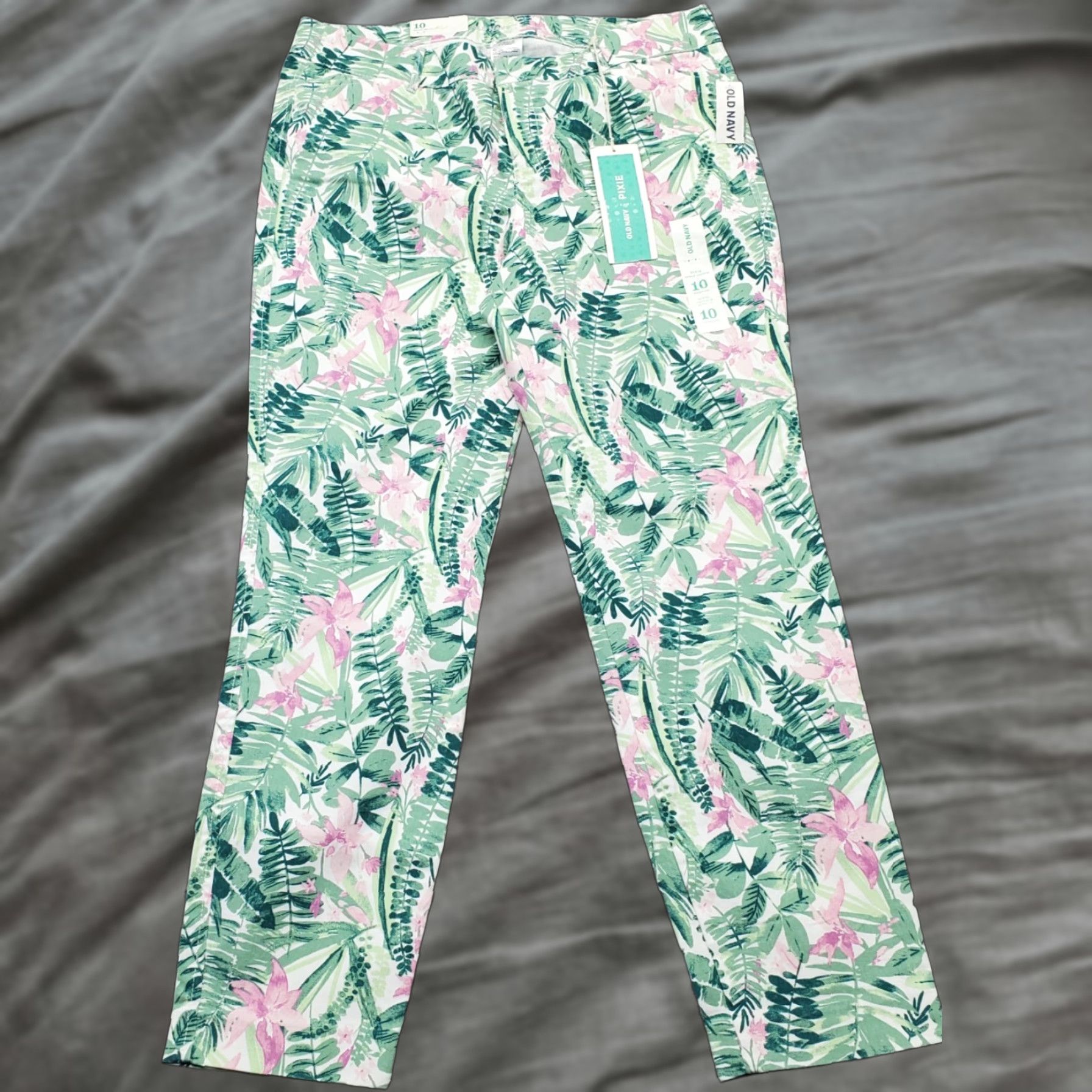 Old Navy Old Navy Pixie Chino Pants Womens Size 10 Multicolor Tropical Print Flat Front Size 32" / US 10 / IT 46 - 1 Thumbnail
