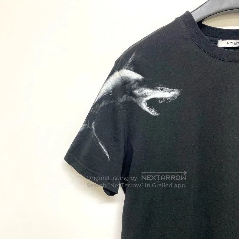 Givenchy Givenchy Shark Print Short Sleeve T. Size US L / EU 52-54 / 3 - 7 Thumbnail