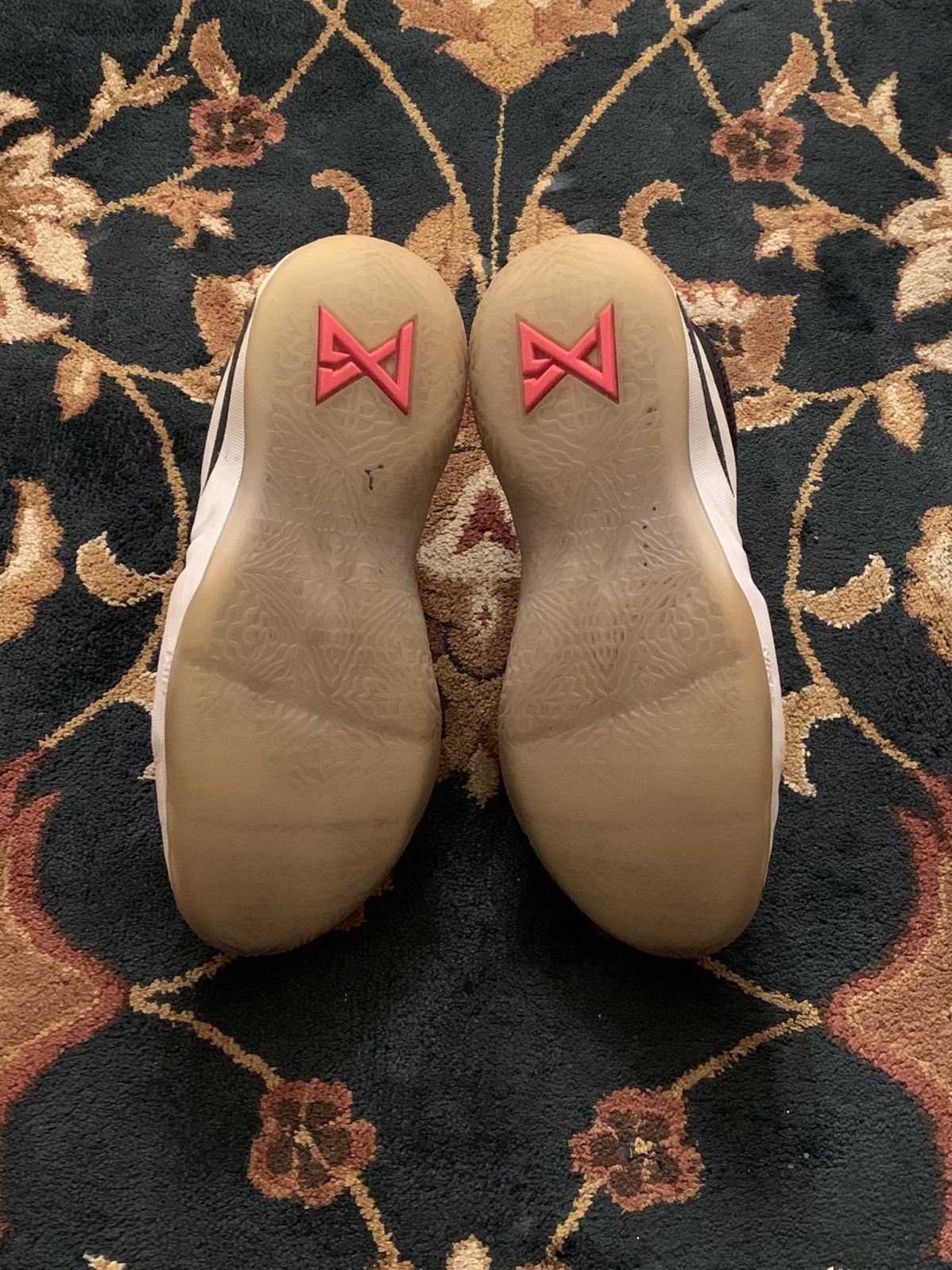 Nike Vintage Y2K Nike PG 2 Taurus Grade School Low Top Sneakers Size US 5 / IT 35 - 4 Thumbnail