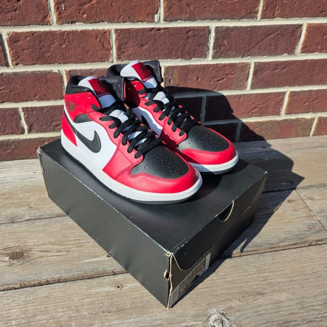 Jordan Brand × Nike Nike Air Jordan 1 Mid "Chicago Toe" Size US 10 / EU 43 - 1 Thumbnail