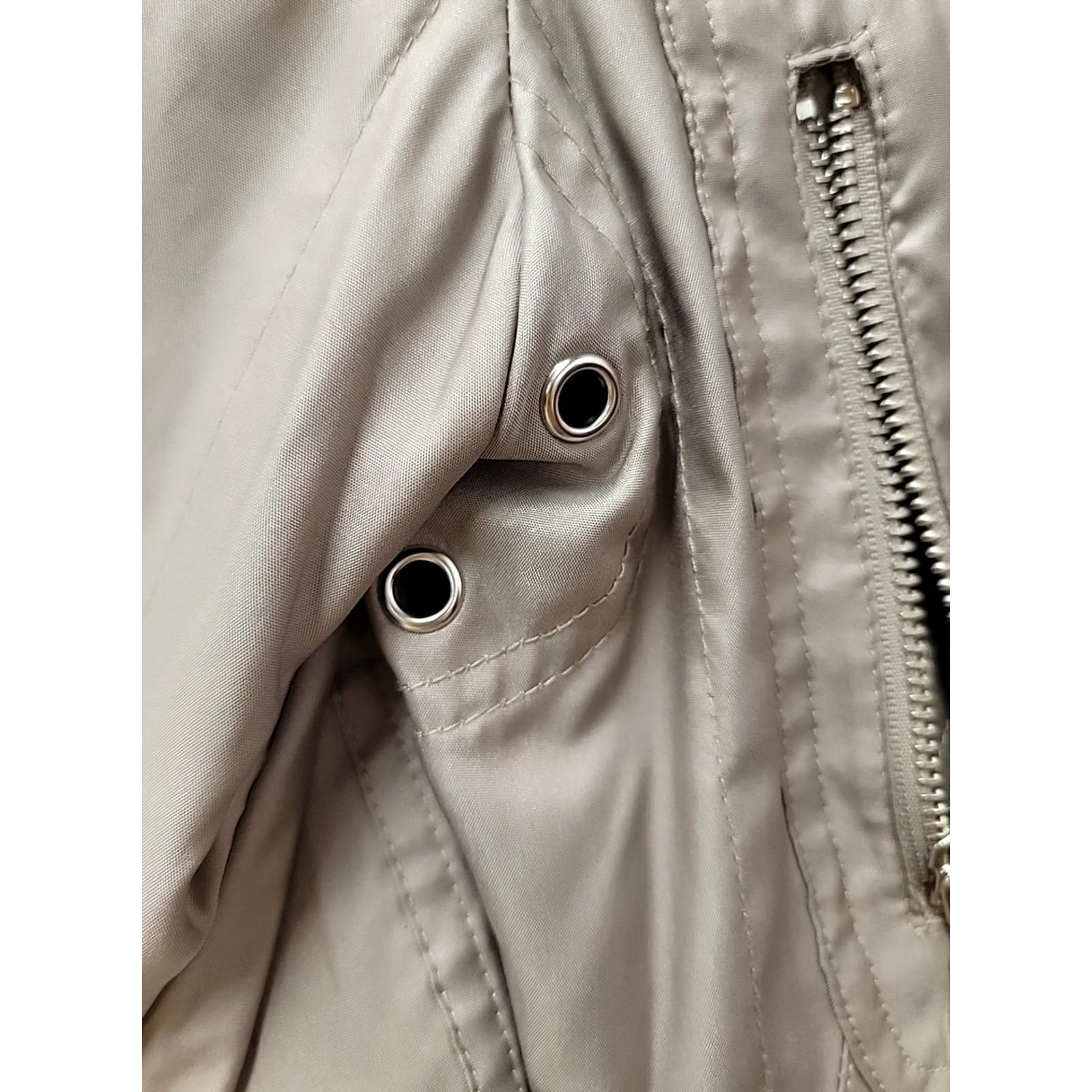 Chanel VINTAGE CHANEL Logo Jacket Full Zip Womens Jacket 44 Beige 90s Lined Rayon Viscose Size M / US 6-8 / IT 42-44 - 3 Thumbnail