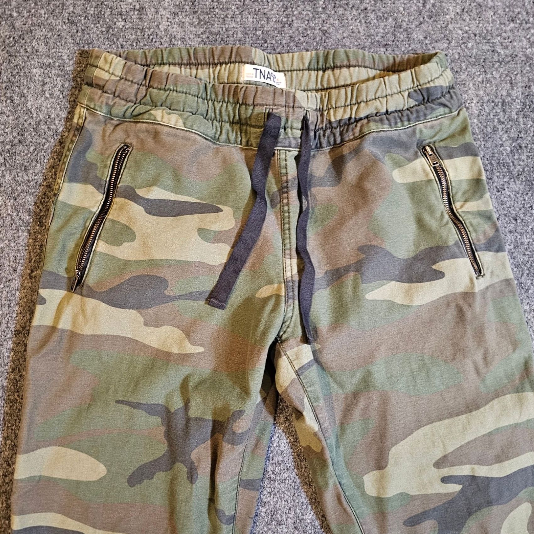 TNA TNA Pants Womens 6 Green Camo Joggers Zipper Pockets Sweatpants Casual Atheltic Shirt Size 28" / US 6 / IT 42 - 2 Thumbnail