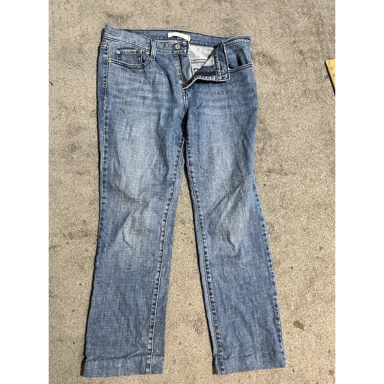 Levi's Levi's Jeans Womens 10 Blue 505 Straight Leg Regular Size 10 Cotton Zip Button USA 26in Inseam Straight Denim Pants adults? Size 32" / US 10 / IT 46 - 3 Thumbnail