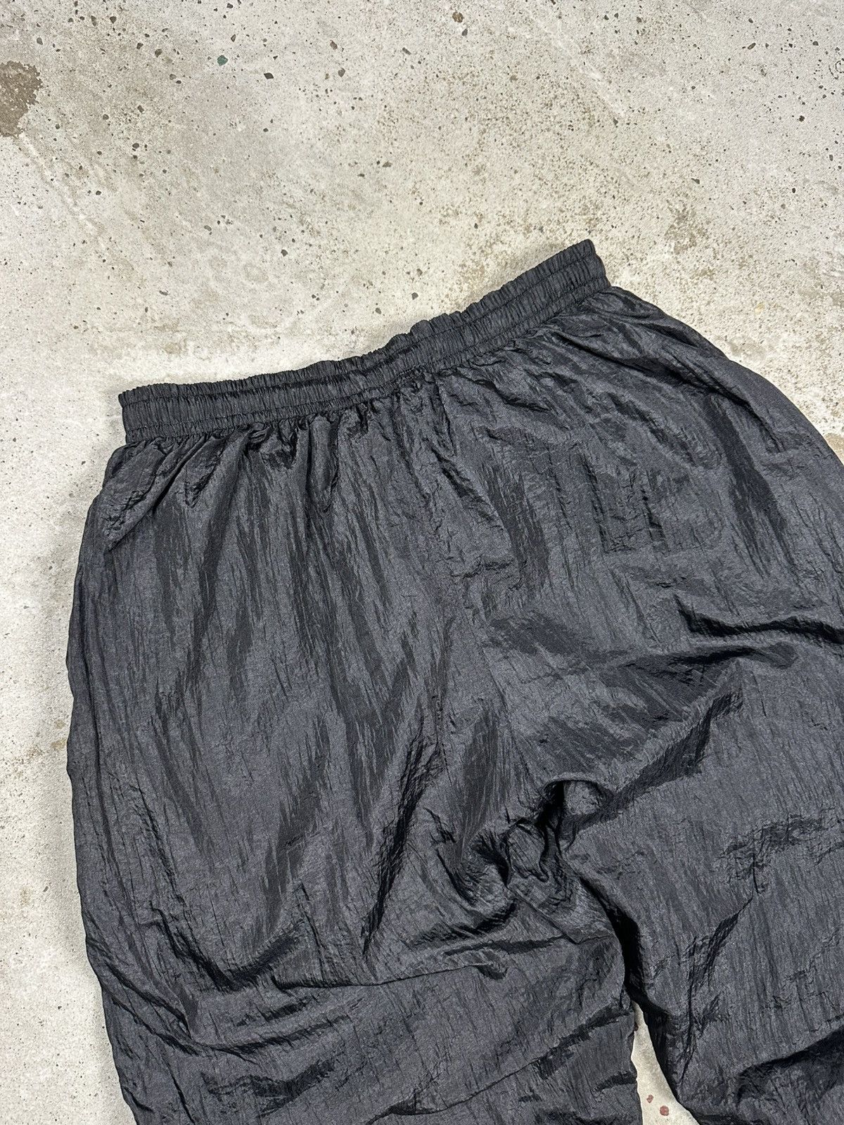 Sergio Tacchini Vintage 90s Sergio Tacchini Black Baggy Track Pants Taped Size US 34 / EU 50 - 15 Thumbnail