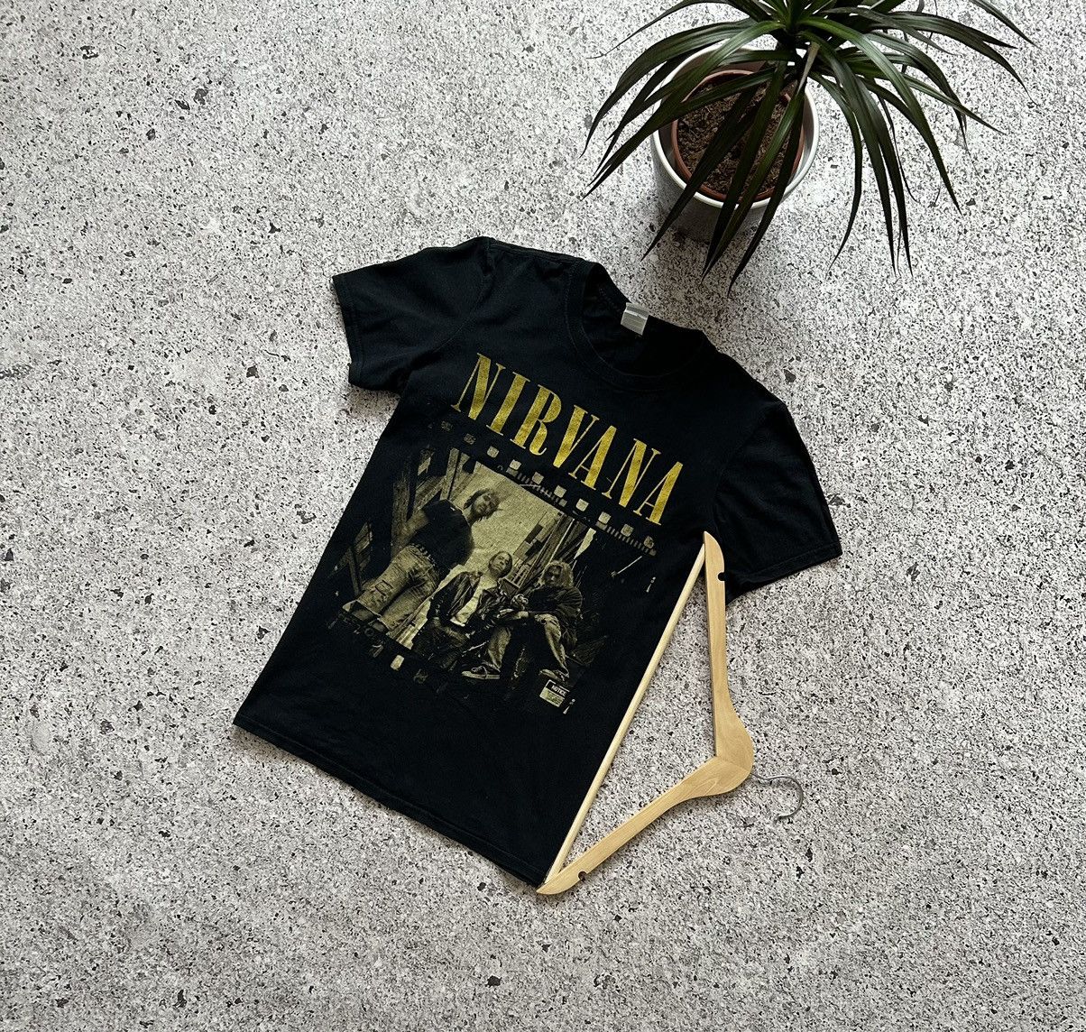 Band Tees × Nirvana × Vintage Vintage 90s Nirvana Kurt Cobain Rock Band Retro T-Shirt Hype Size US S / EU 44-46 / 1 - 1 Thumbnail