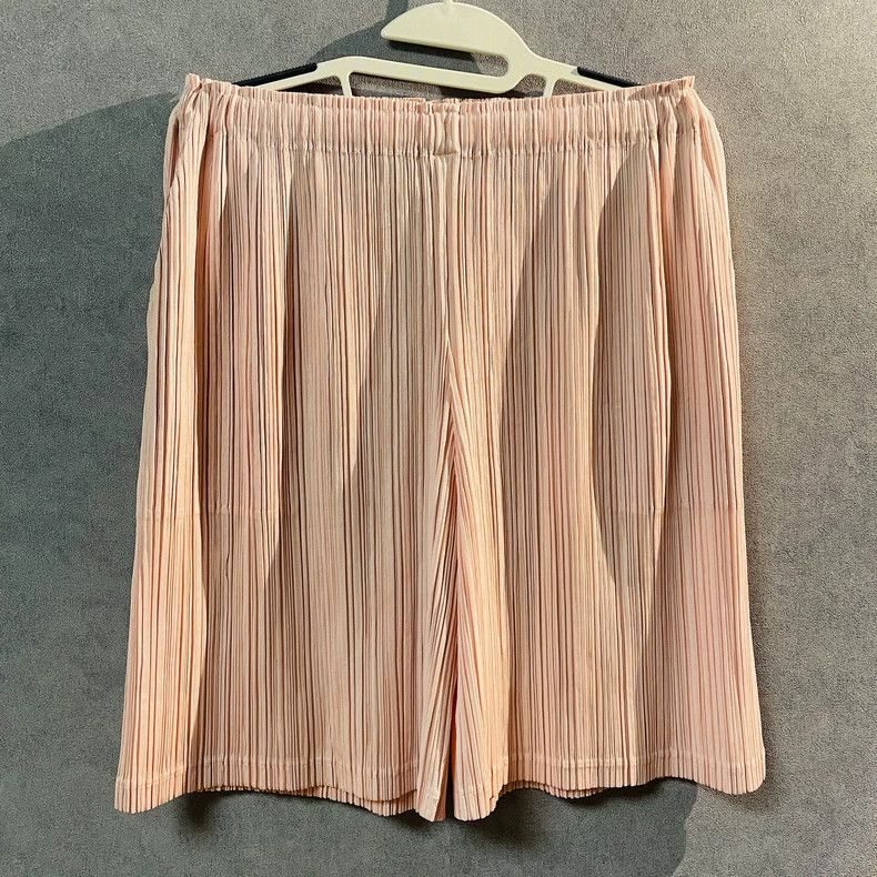 Issey Miyake size:3 Cherry blossom pink shorts