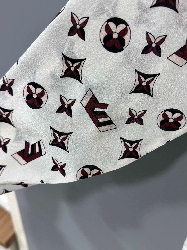 Louis Vuitton Louis Vuitton Printed Silk Shirt -2505 Size XS / US 0-2 / IT 36-38 - 5 Thumbnail