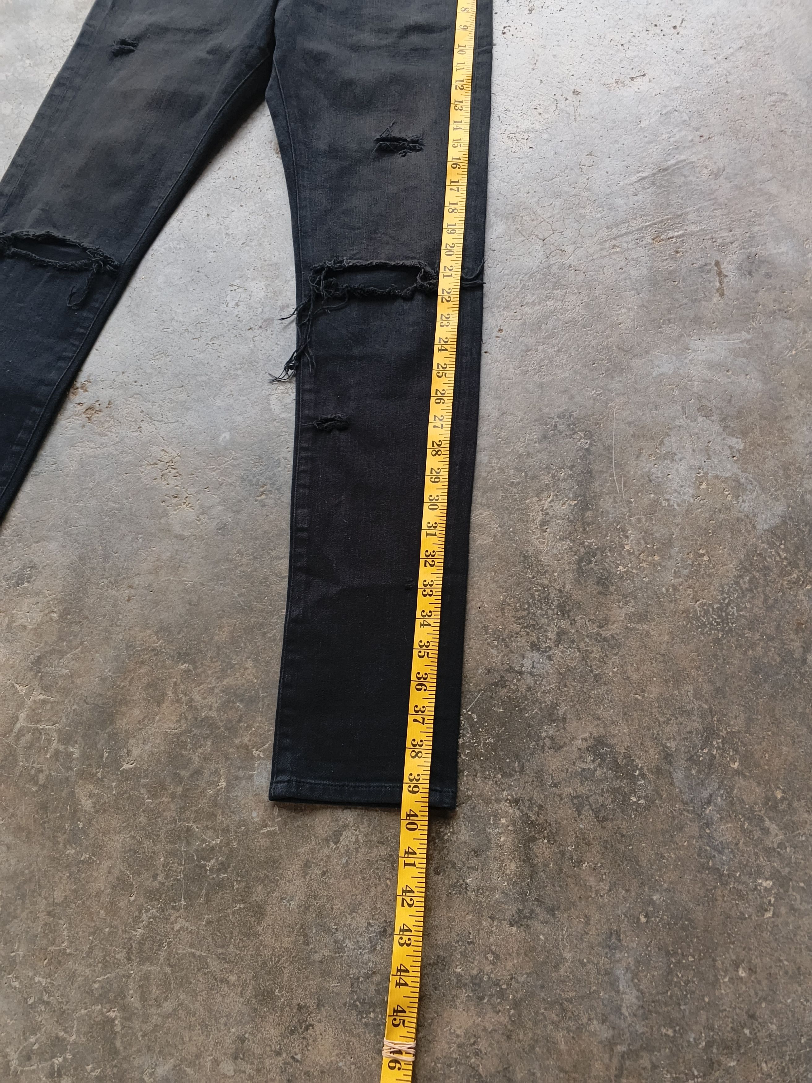 Undercover Undercover distressed skinny jeans Size US 30 / EU 46 - 16 Thumbnail