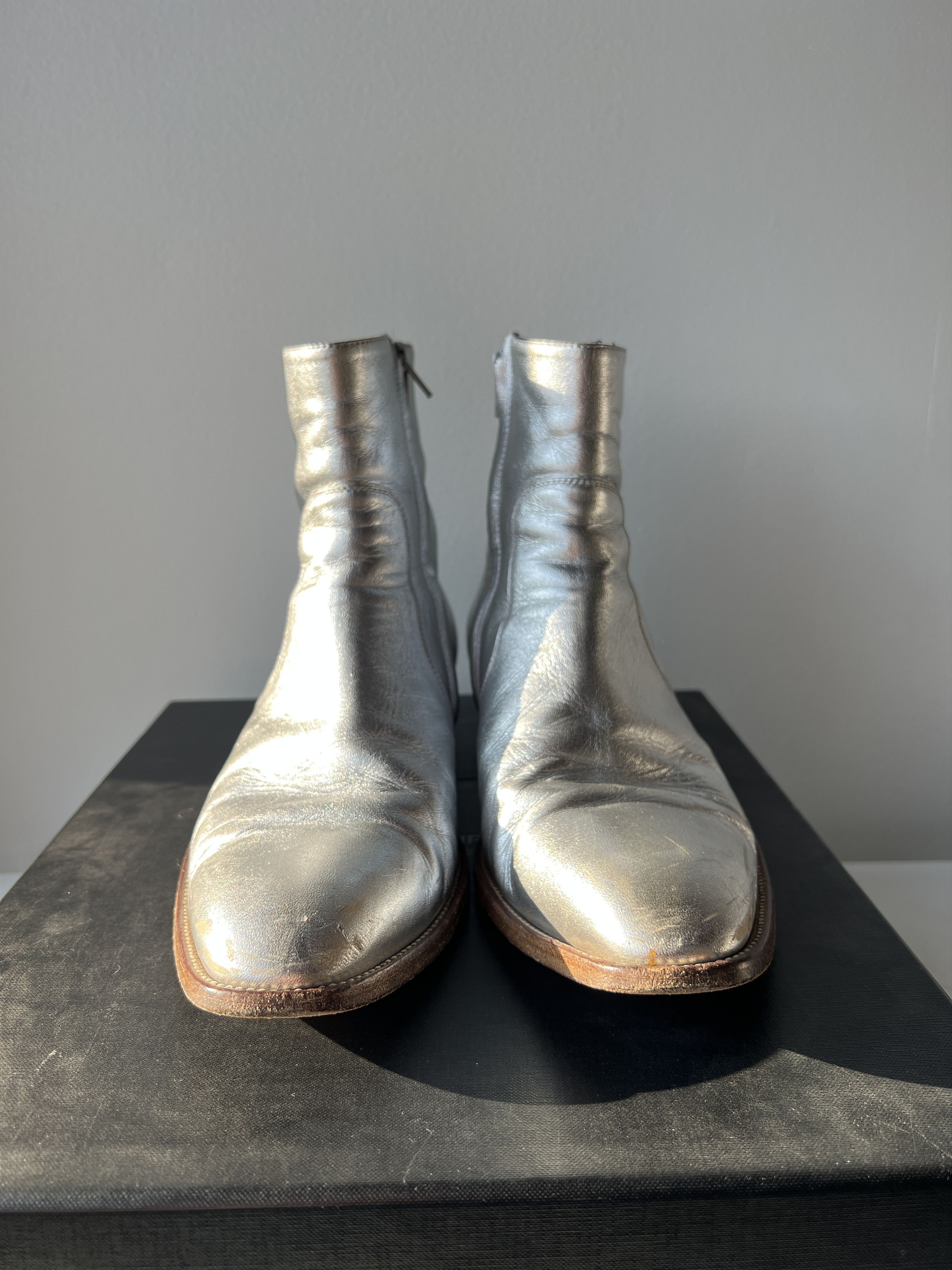 Hedi Slimane × Saint Laurent Paris SAINT LAURENT ORIGINAL WYATT METALLIC SILVER BOOT 42 Size US 9 / EU 42 - 2 Thumbnail