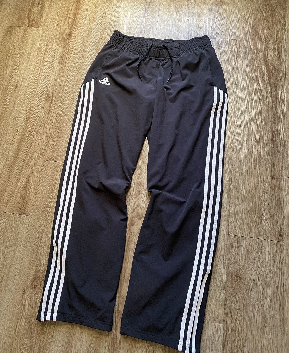 Adidas VINTAGE Y2K BAGGY ADIDAS TRACK PANTS | Grailed