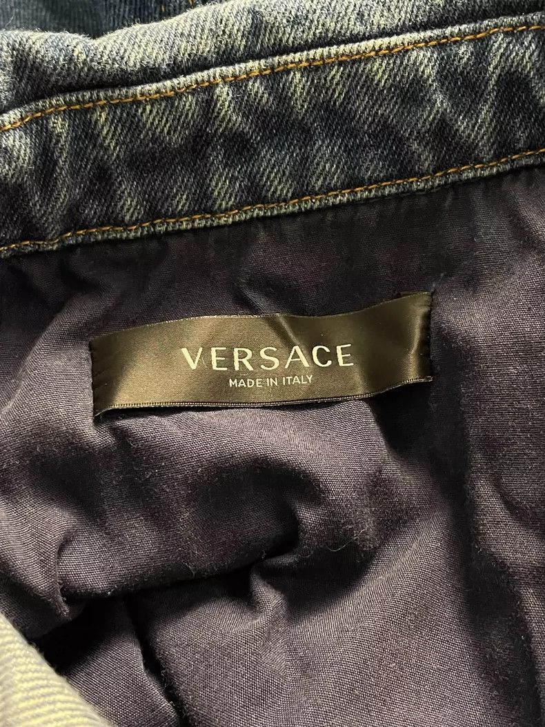 Versace Versace Embroidered denim jacket Size M / US 6-8 / IT 42-44 - 3 Thumbnail