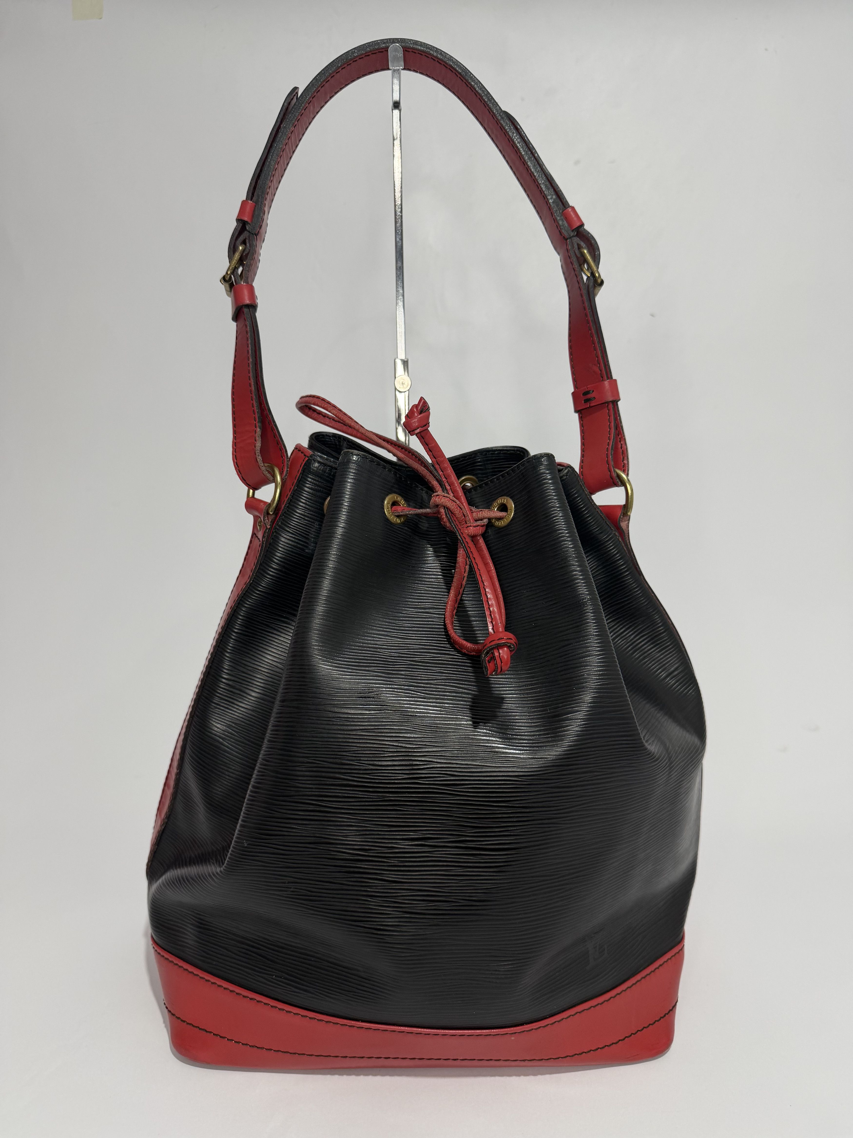 Louis Vuitton LOUIS VUITTON Black/Castilian Red Epi Leather Large Noe Bag Size ONE SIZE - 1 Thumbnail