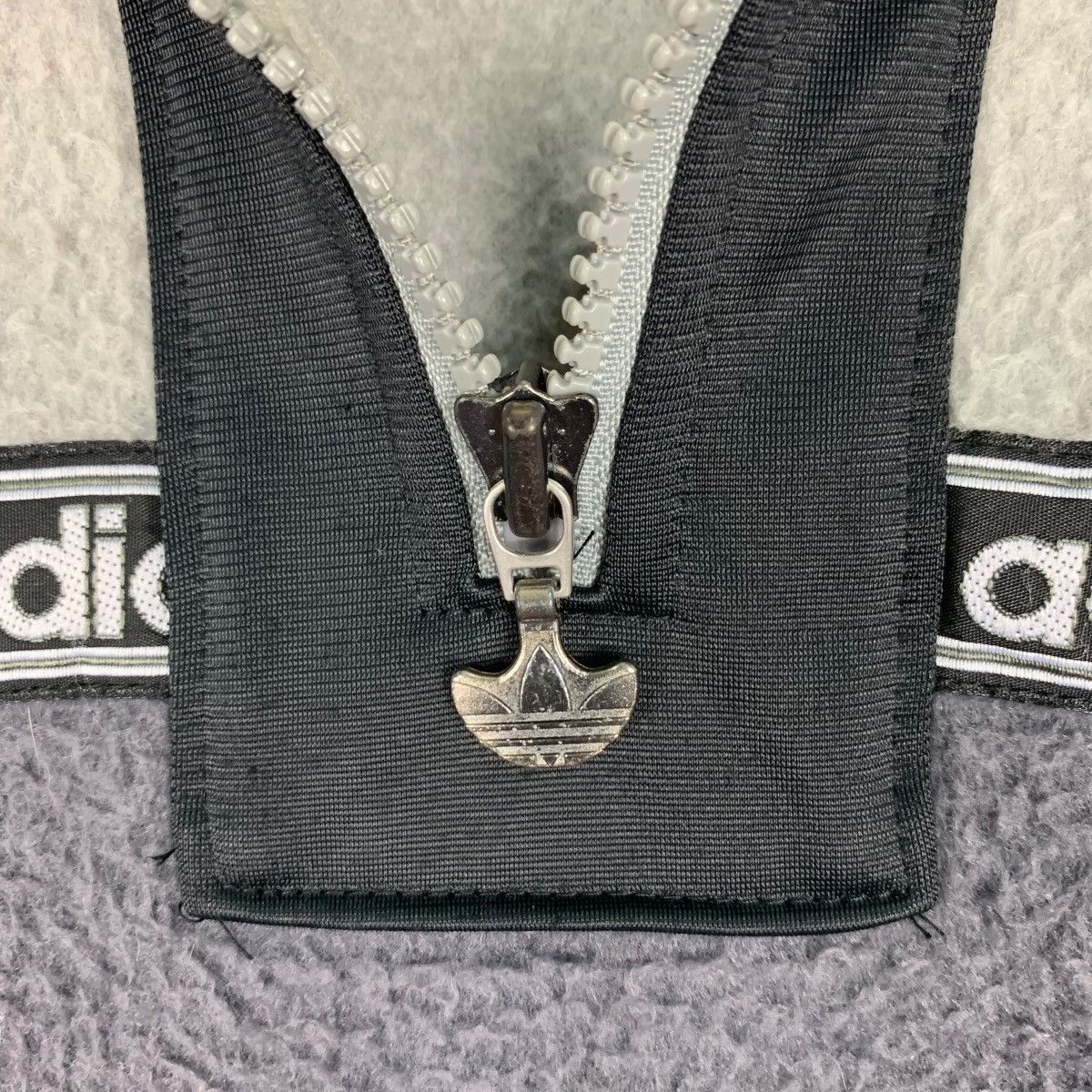 Adidas ADIDAS Trefoil Embroidery Big Logo Fleece Jumper #0935-C42 Size US M / EU 48-50 / 2 - 13 Thumbnail