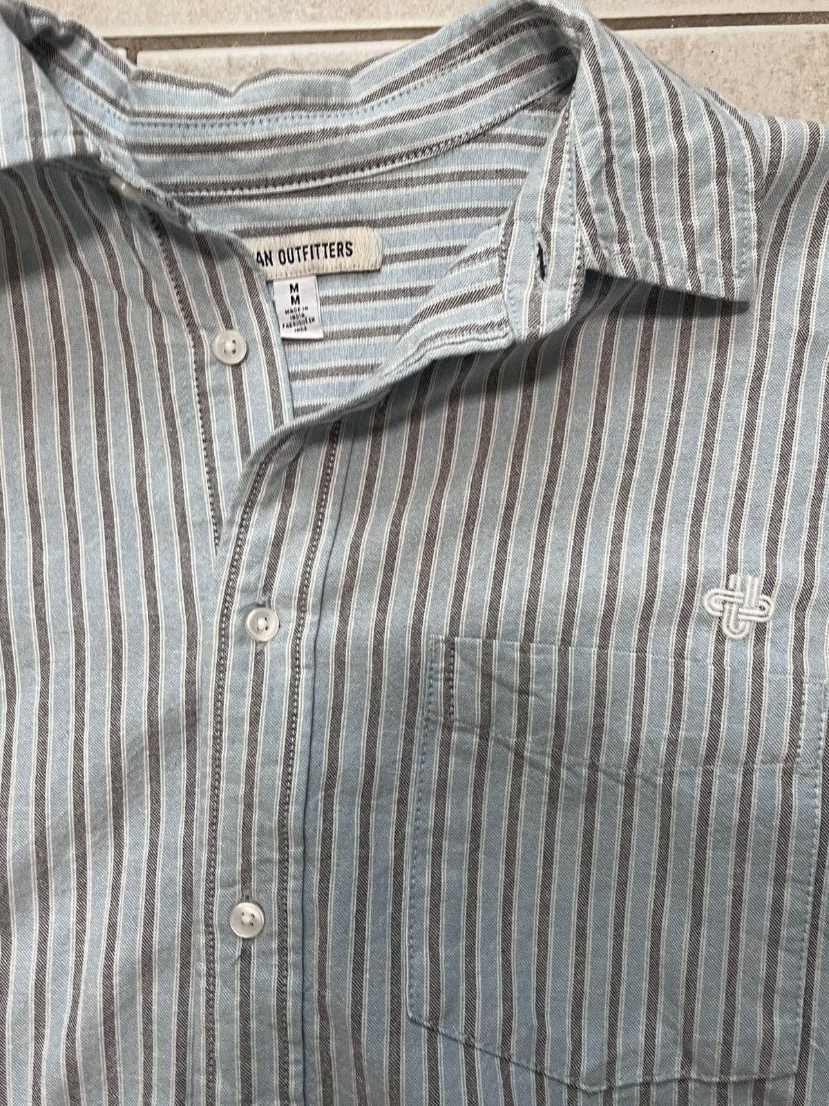 Urban Outfitters Cropped & boxy blue button up Size US M / EU 48-50 / 2 - 2 Thumbnail