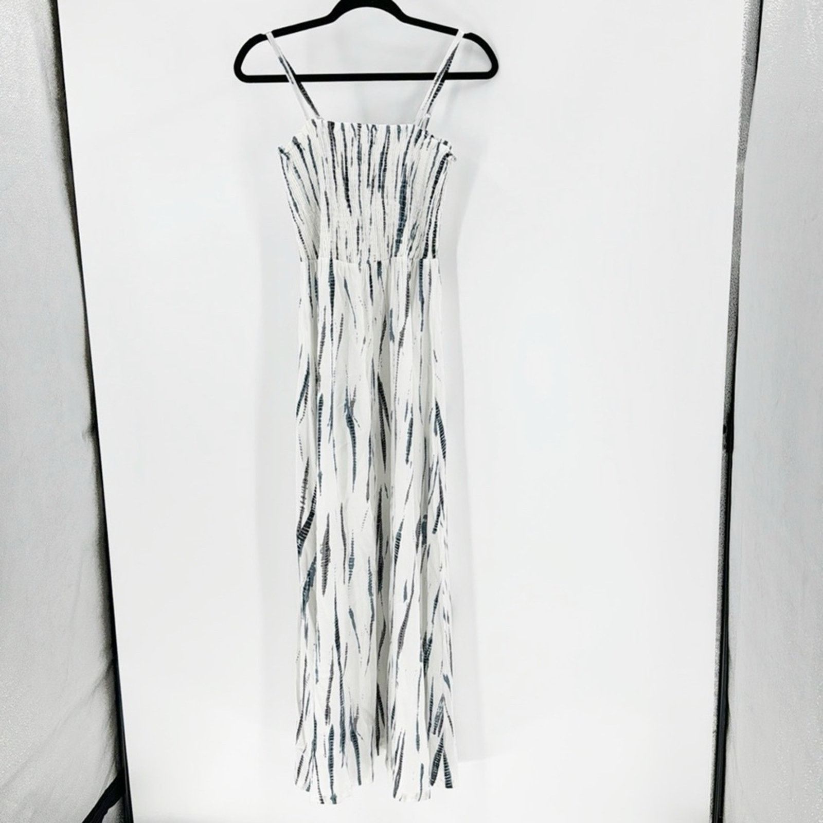 Soft Surroundings Soft Surroundings Monterey Maxi Dress Smocked size L Size L / US 10 / IT 46 - 2 Thumbnail