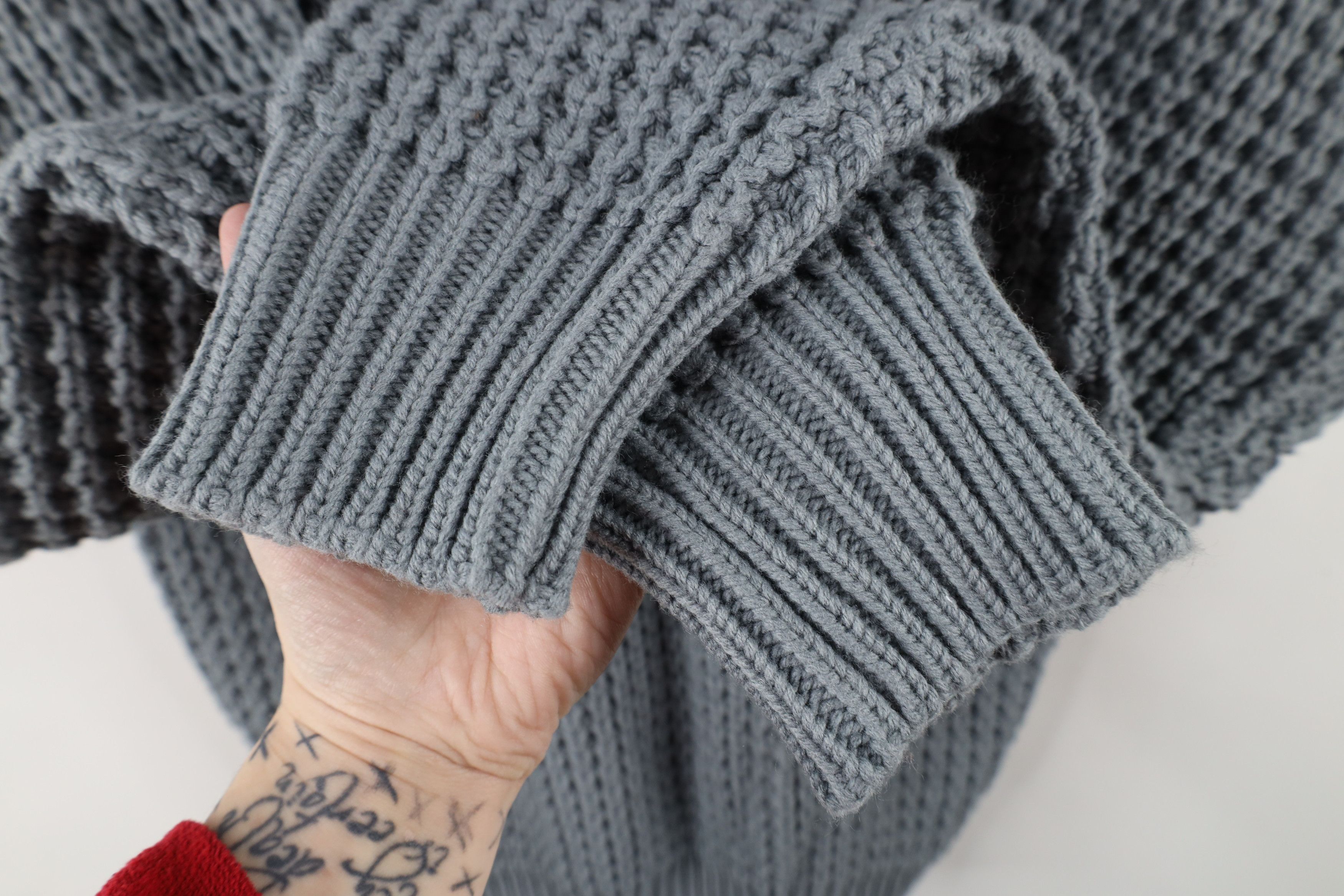 Vintage Vintage 90s Streetwear Thermal Waffle Knit Sweater Gray Size US L / EU 52-54 / 3 - 4 Thumbnail