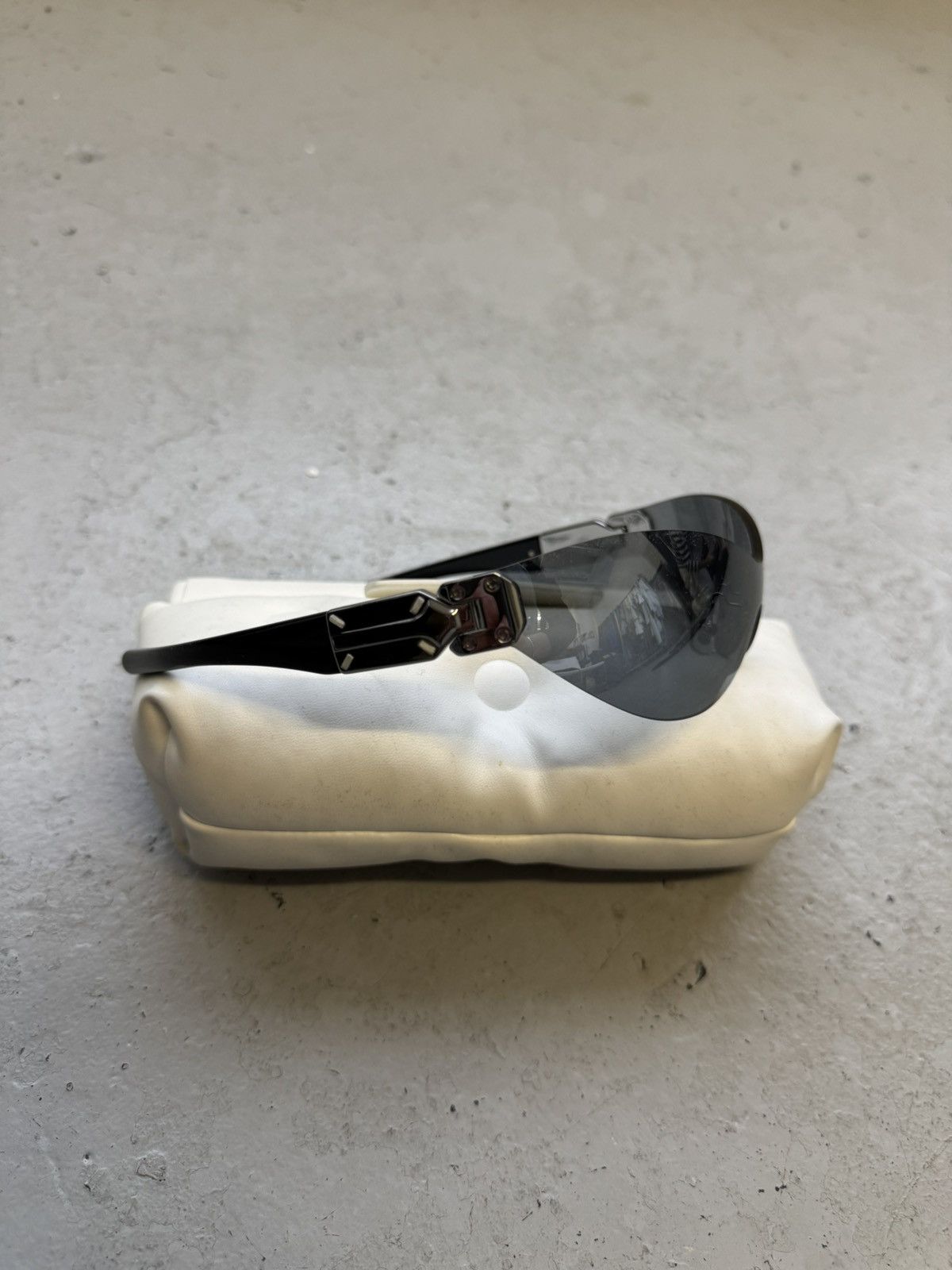 Gentle Monster × Maison Margiela Maison Margiela x Gentle Monster MM103 Silver Sunglasses Size ONE SIZE - 2 Thumbnail