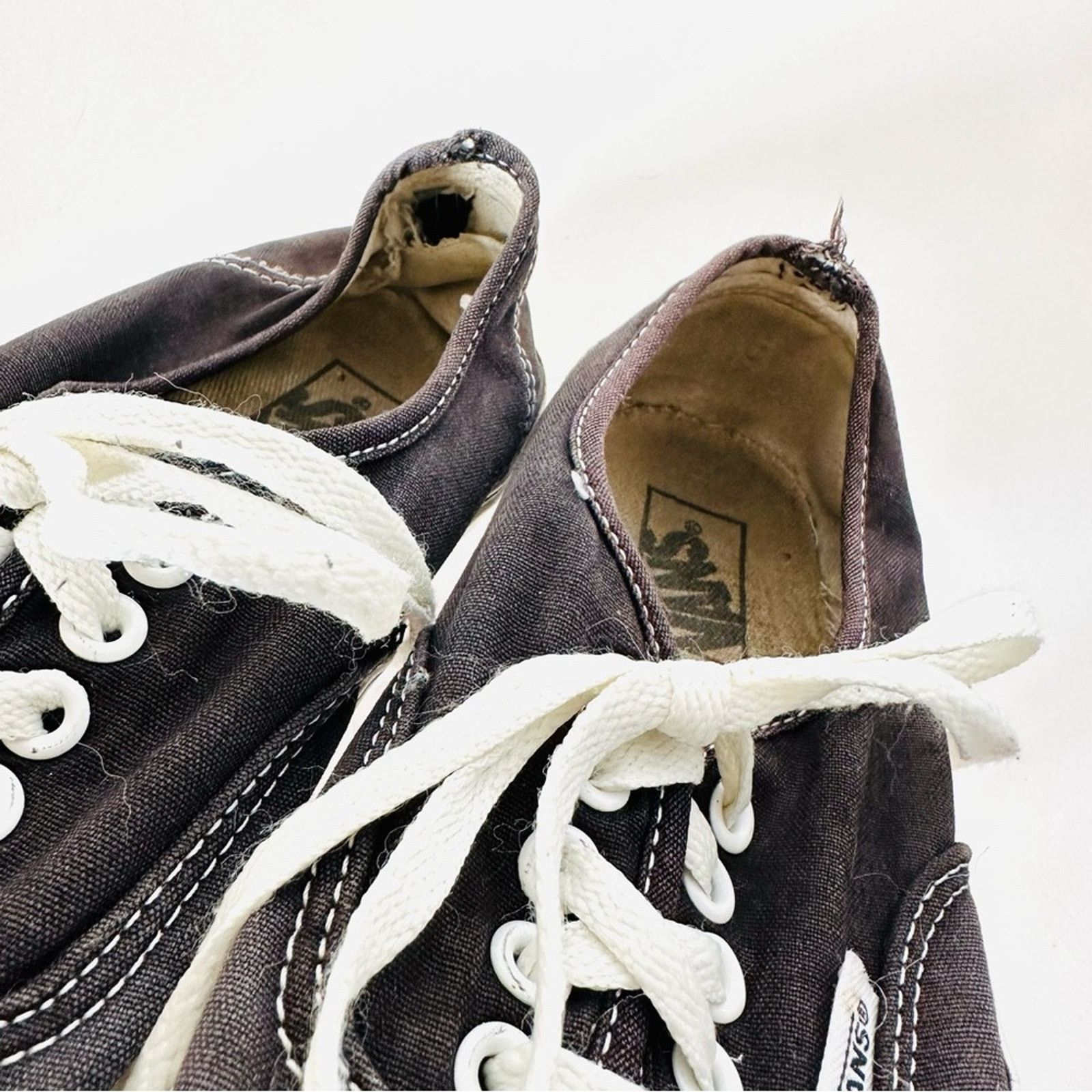 Vans VANS Classic Authentic Lace Up White Black Sneakers Shoes Size US 9.5 / IT 39.5 - 9 Thumbnail