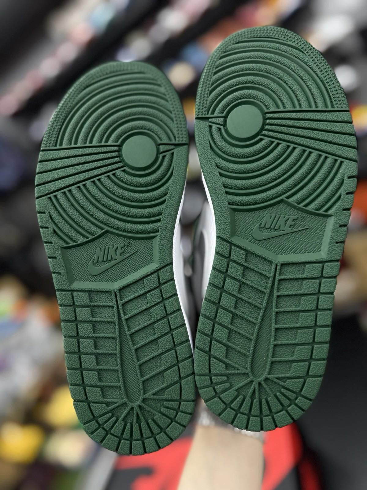 Jordan Brand Air Jordan 1 Retro High Og Gorge Green DZ5485-303 6.5M New Size US 6.5 / EU 39-40 - 9 Thumbnail