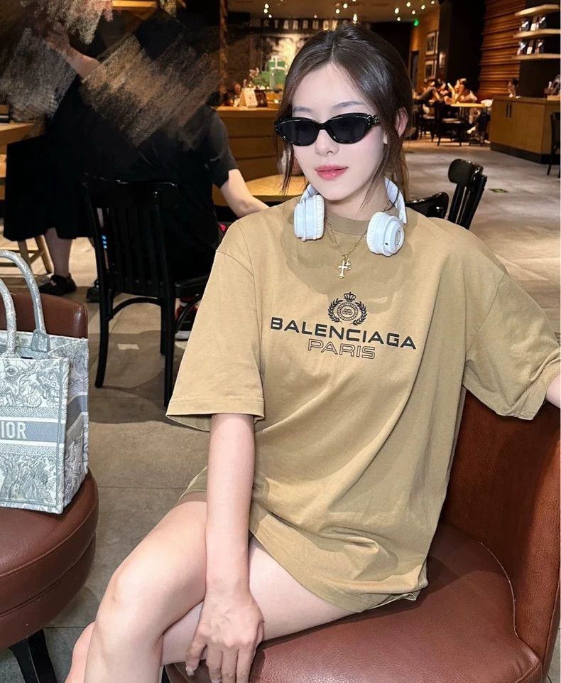 Balenciaga Balenciaga Khaki wheat crown short-sleeve Size US S / EU 44-46 / 1 - 5 Thumbnail
