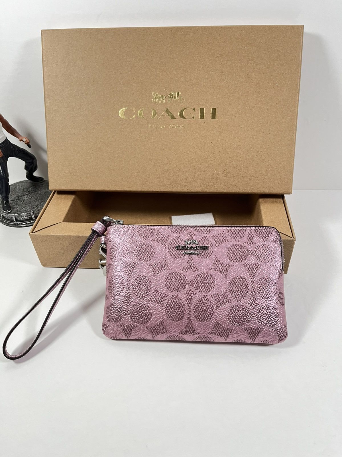 Coach NWT COACH Boxed Corner Zip Wristlet Sig Canvas Pink Rose Size ONE SIZE - 6 Thumbnail
