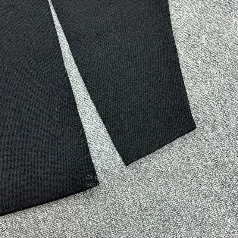 Balenciaga Balenciaga Seven-Language Logo Black Sweater. Size US M / EU 48-50 / 2 - 6 Thumbnail