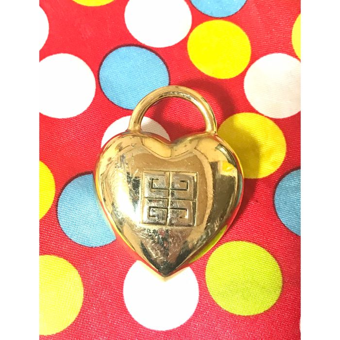 Givenchy Vintage Givenchy heart brooch with logo mark Padlock heart