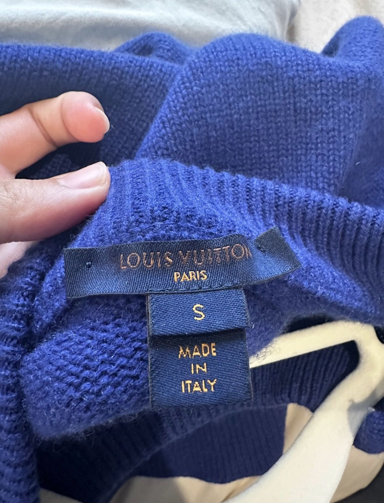 Louis Vuitton Louis Vuitton 100% pure cashmere sweater 2412-Nextarrow Size US S / EU 44-46 / 1 - 4 Thumbnail
