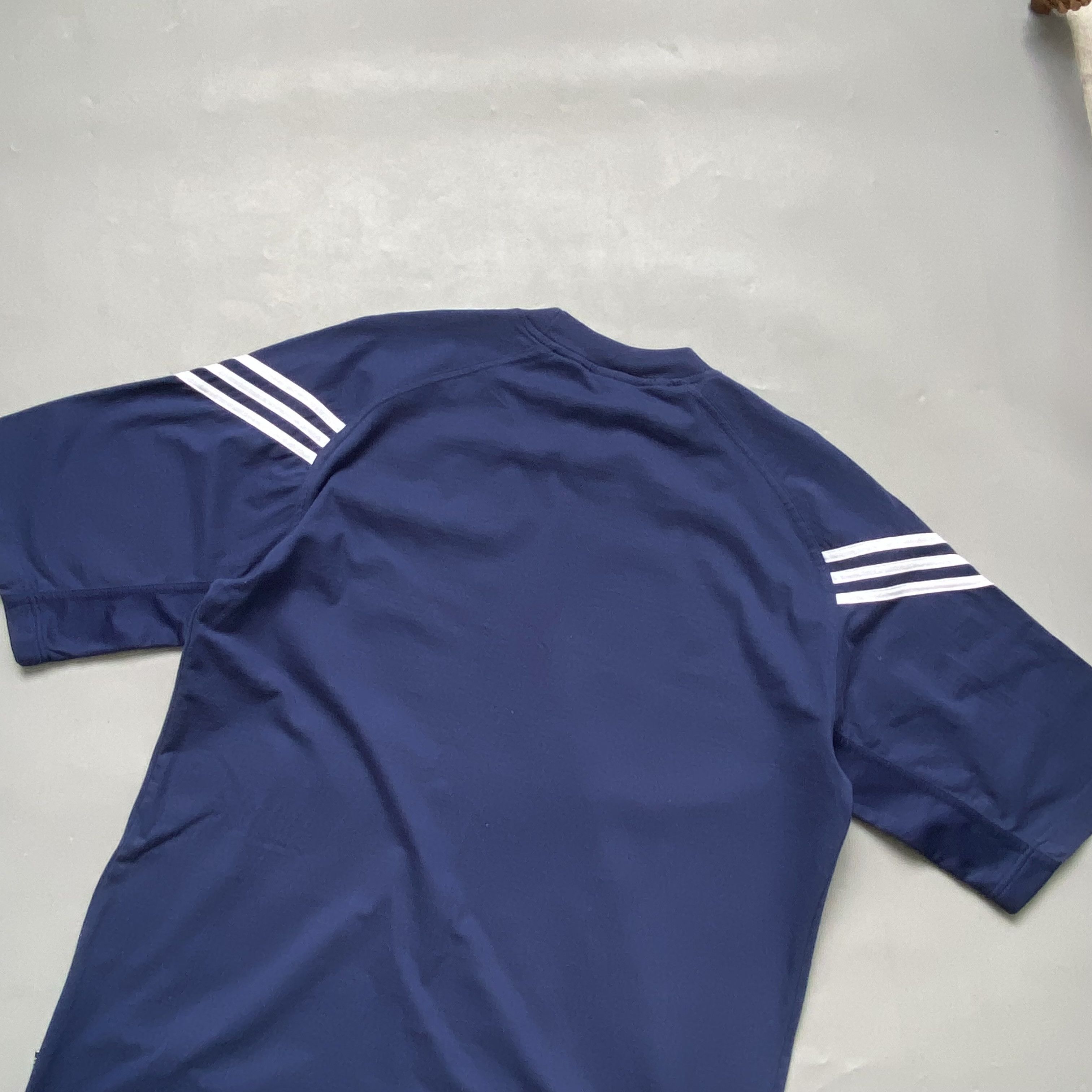 Adidas Vintage 90s Adidas Tee mini logo thre striped sportwear Size US L / EU 52-54 / 3 - 9 Thumbnail