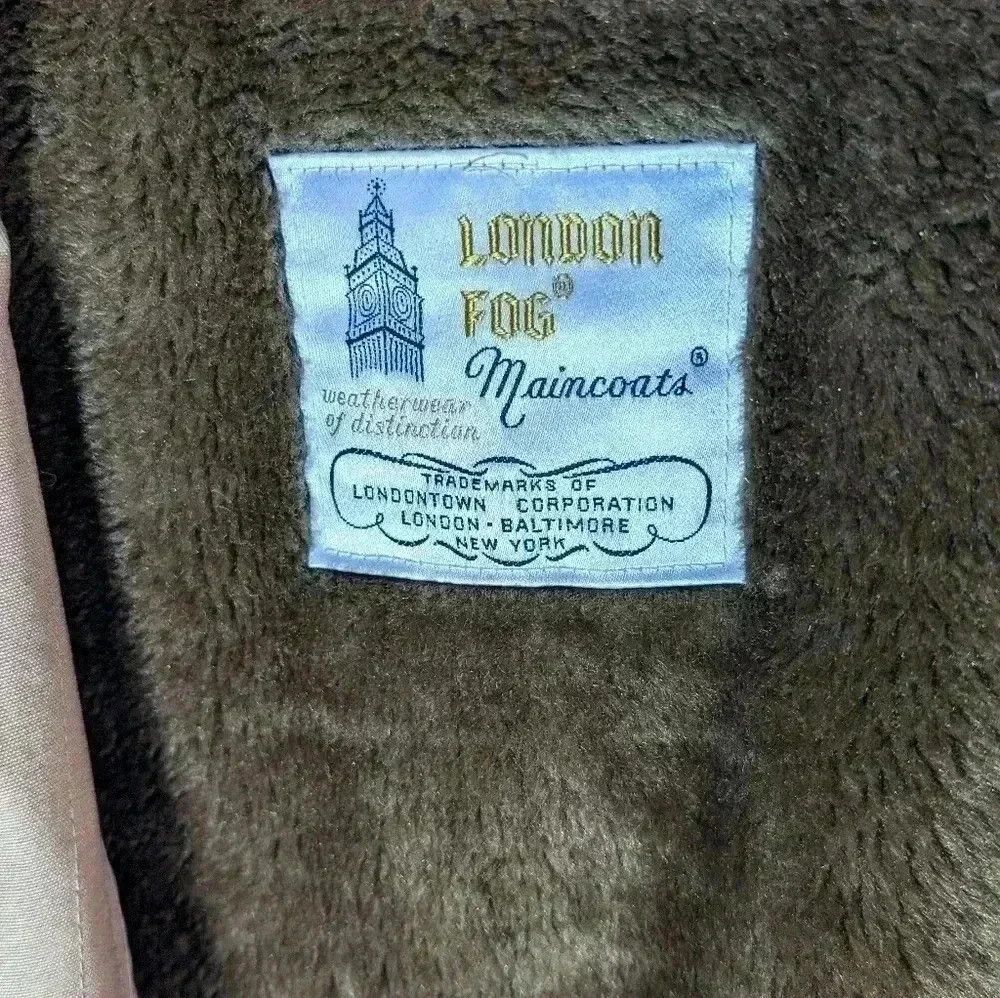 London Fog Vintage London Fog rain coat sz 44 regular tan faux fur lin Size US L / EU 52-54 / 3 - 4 Thumbnail