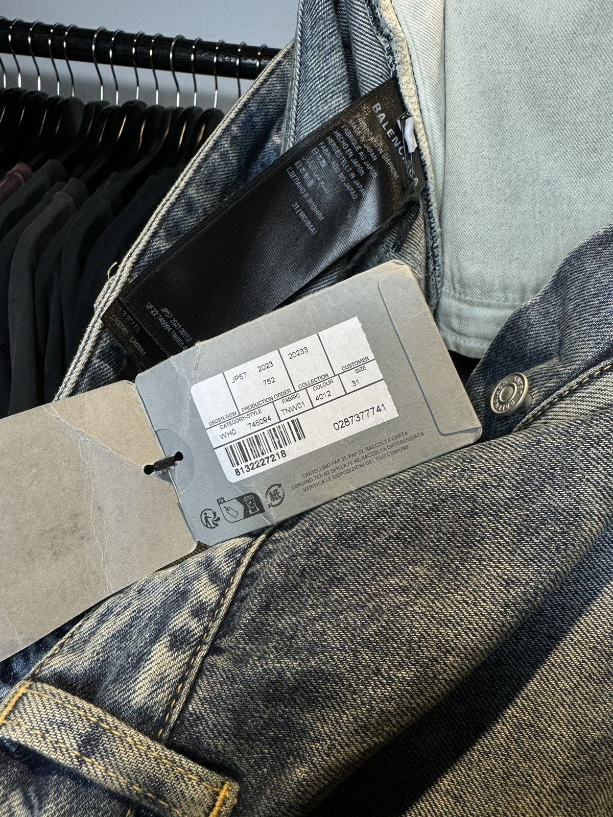 Balenciaga Balenciaga All Over Logo Light Wash Cropped Jeans - 31 Size US 31 - 20 Thumbnail