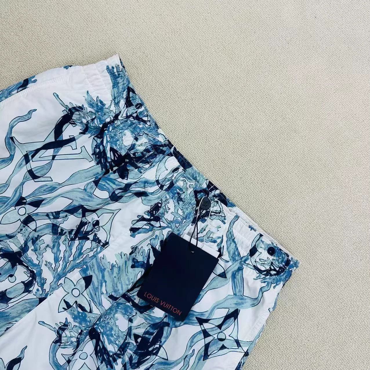 Louis Vuitton LV Seaweed All Over Print Logo M Shorts Size US 35 - 3 Thumbnail