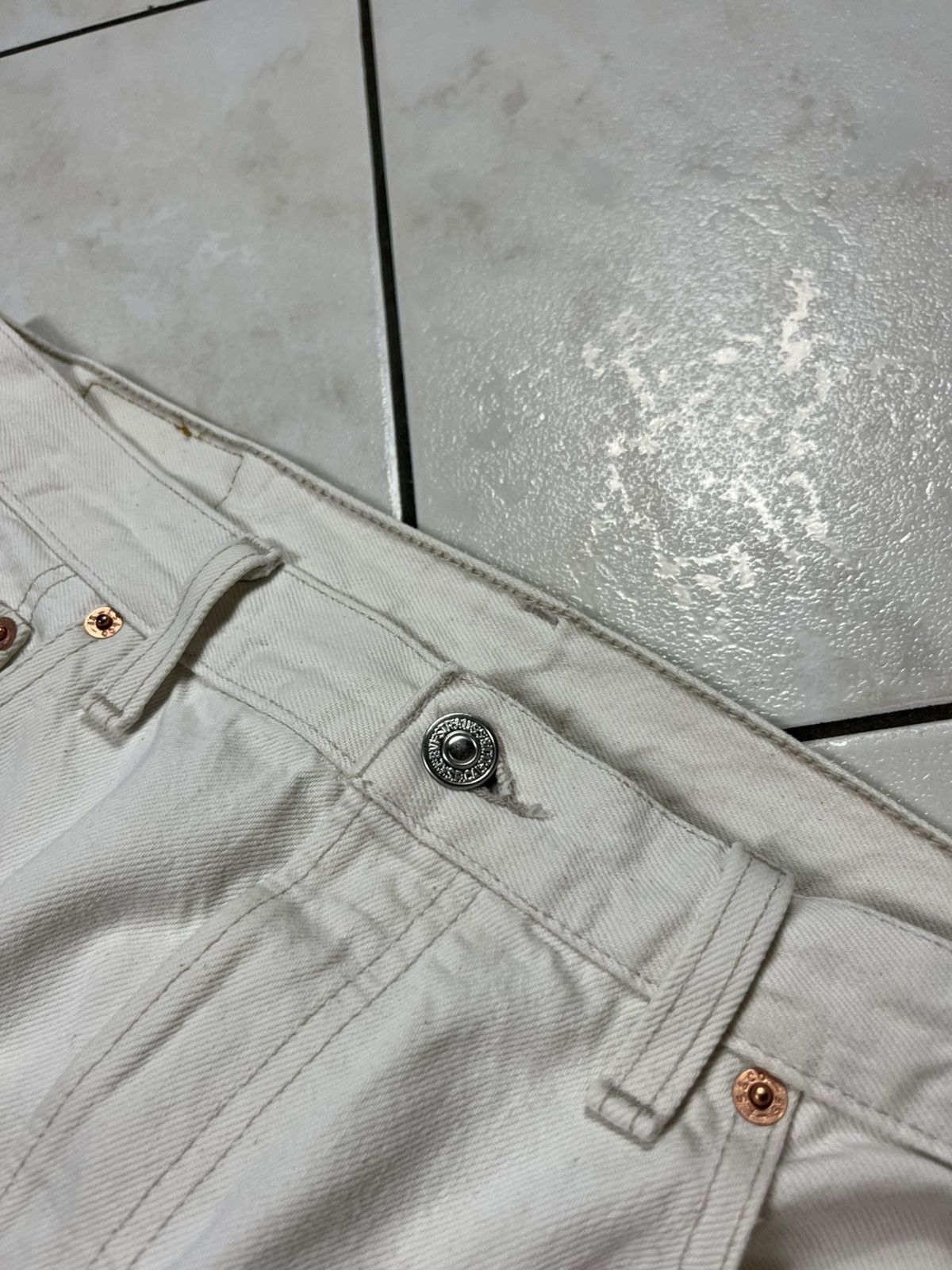 Levi's × Levi's Vintage Clothing × Vintage Vintage 501 90s Levi’s white denim jeans pants Size US 36 / EU 52 - 12 Thumbnail