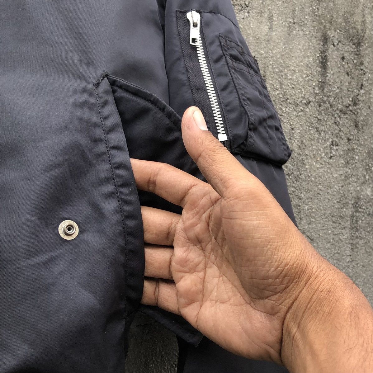 Vintage Vintage 90s Black Ma-1 Bomber Jacket By Uniqlo Size US M / EU 48-50 / 2 - 7 Thumbnail
