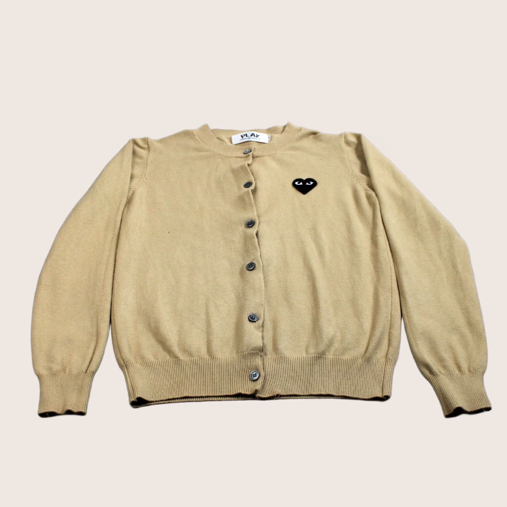 Vintage VINTAGE PLAY COMME des GARCONS Cardigan Women M Beige Heart Logo Crew Neck Sweater Size M / US 6-8 / IT 42-44 - 1 Thumbnail